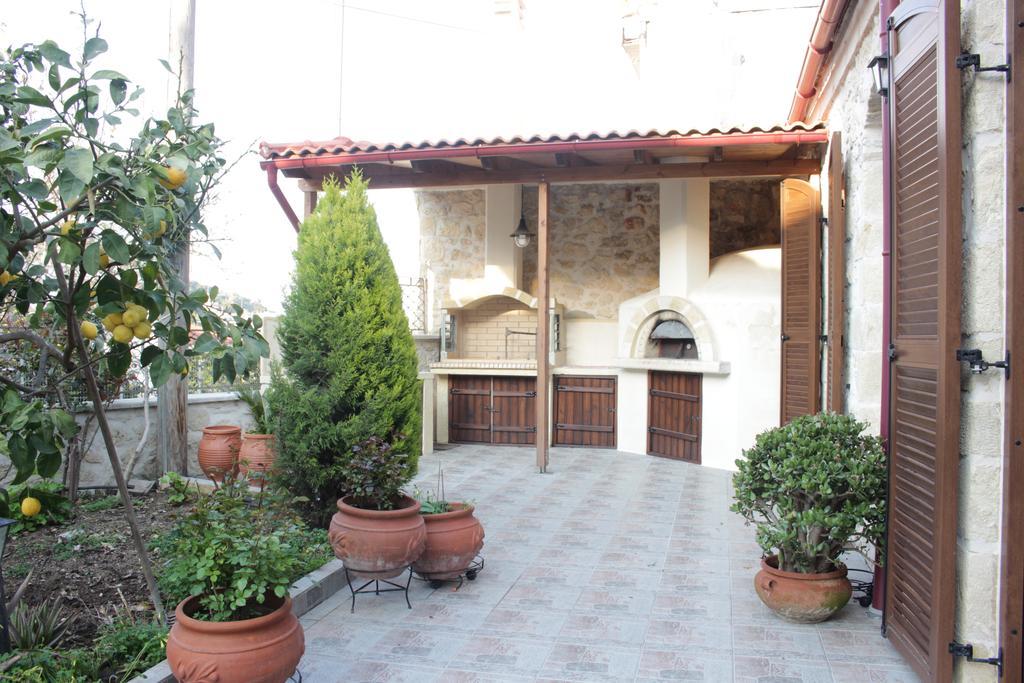 Artemisia Traditional Home Choudetsi ภายนอก รูปภาพ