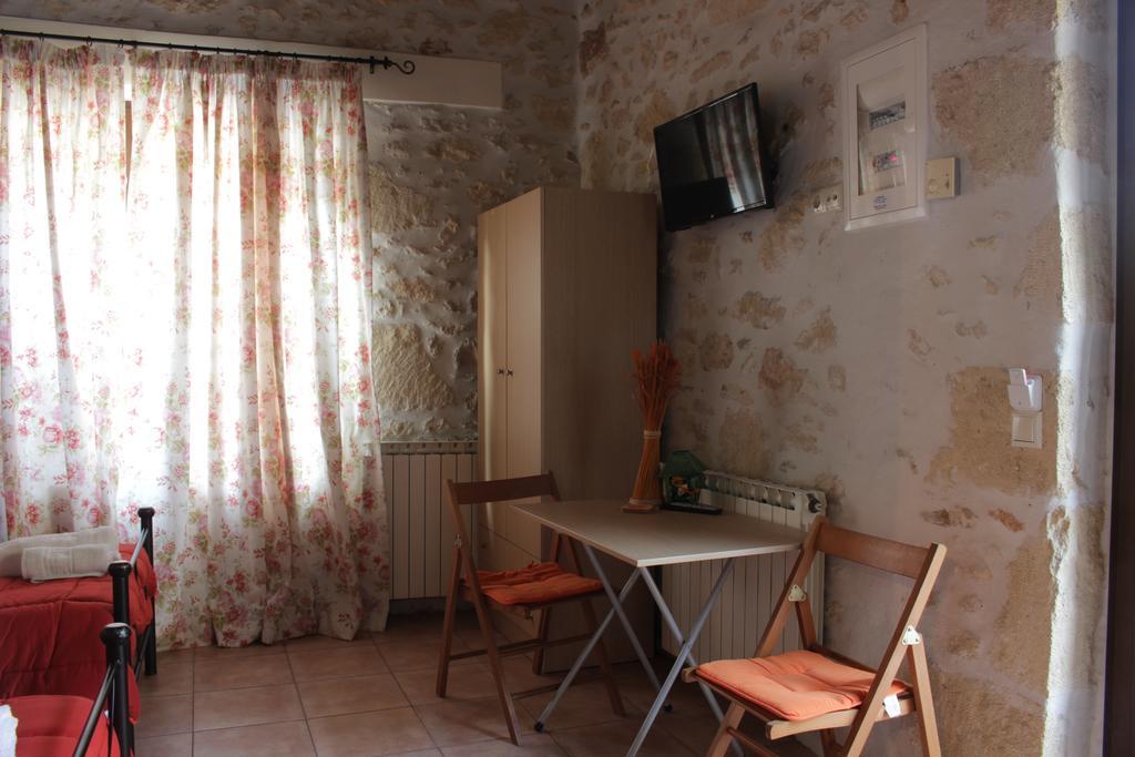 Artemisia Traditional Home Choudetsi ภายนอก รูปภาพ