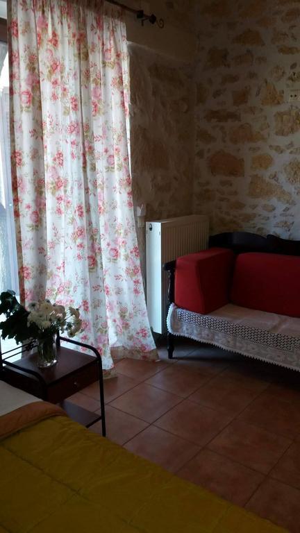 Artemisia Traditional Home Choudetsi ภายนอก รูปภาพ