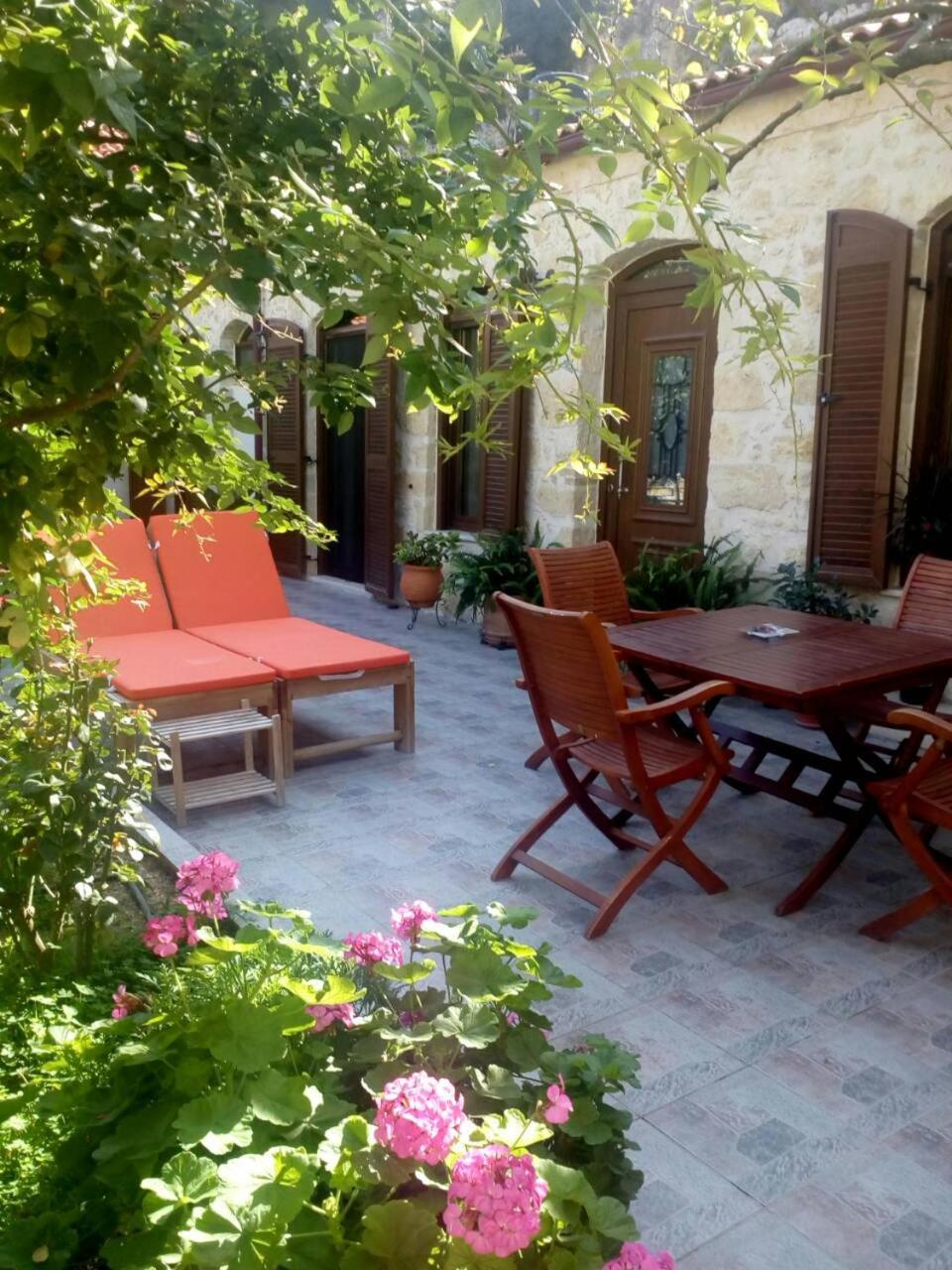 Artemisia Traditional Home Choudetsi ภายนอก รูปภาพ